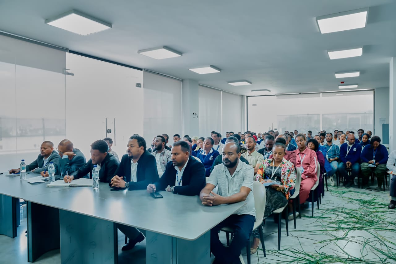 የኢሚግሬሽንና ዜግነት  አገልግሎት ህብረት አንድ እና ሁለት አባላትና አመራሮች