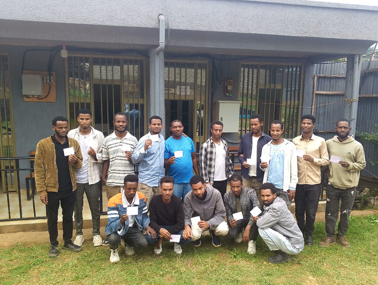 የሚዛን አማን ኢሚግሬሽን ቅርንጫፍ ሠራተኞች ለሀገራዊ ሚርጫ ለመምርጥ።