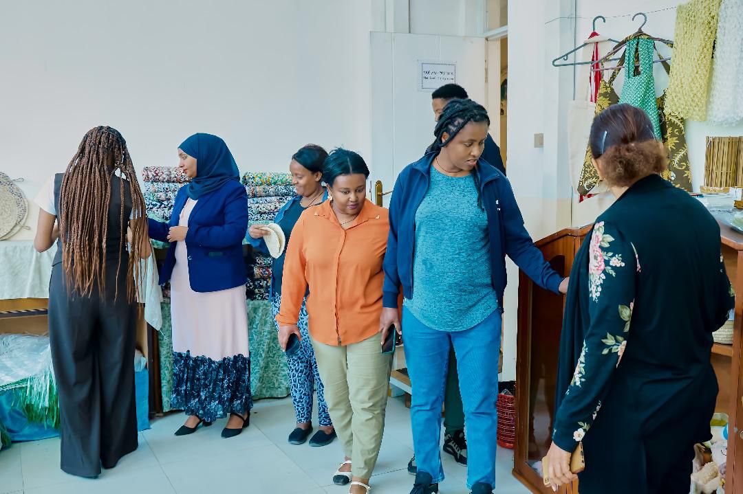 በጎነት የእለት ዕሴት በሚል መሪ ሃሳብ በኢሚግሬሽንና ዜግነት አገልግሎት የብልጽግና ፓርቲ የህብረት አንድ የሴቶች አባላት የተስፋ አዲስ የህፃናትና የካንሰር ማዕከልን ጎበኙ