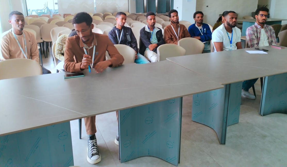 በኢዜአ ሕብረት ቁጥር አንድ ቤተሰብ አንድ  ስር ለተደራጁት ደጋፊ ቡድን አባላት ወደ ዕጩ አባል ከመሽጋገራቸው በፊት ኦሬንቴሽን ተሰጣቸው።