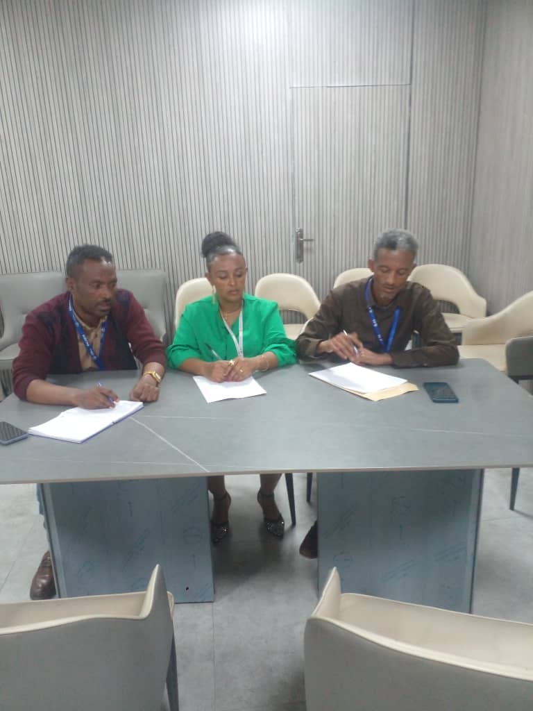 በአስተዳደር ወረዳው ህብረት 1 ቤተሰብ 2 በቀን 04 -09- 2018 የቤተሰብ አመራር አባላት ውይይት አድርገዋል። 
