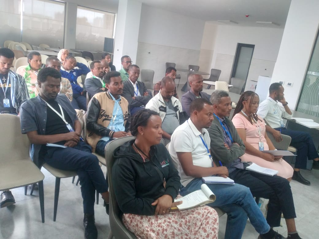 በአስተዳደር ወረዳው ህብረት 1 ቤተሰብ 2 በቀን 17-09-2018 አጠቃላይ የቤተሰብ  አባላት ውይይት