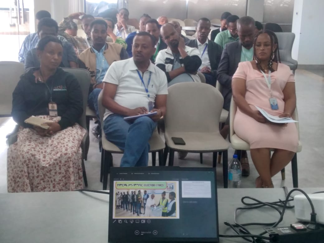 በአስተዳደር ወረዳው ህብረት 1 ቤተሰብ 2 በቀን 17-09-2018 አጠቃላይ የቤተሰብ  አባላት ውይይት