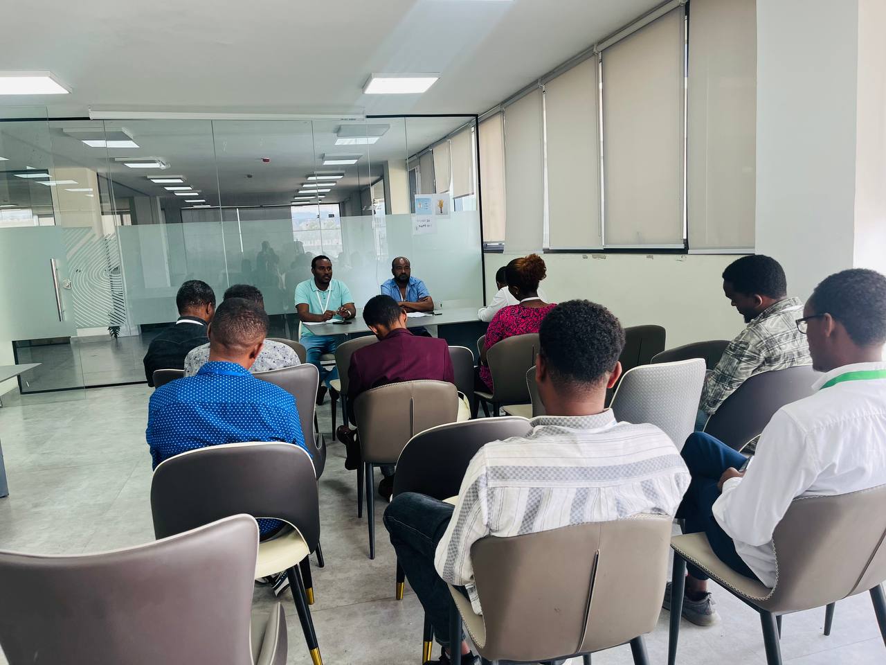የኢሜግሬሽን ቁጥር አንድ ግንቦት 27-2018 ዓ.ም መደበኛ የህብረት የዘርፎች ና የቤተሰብ ወራዊ መደበኛ ውይይቶችን አድርጓል::
