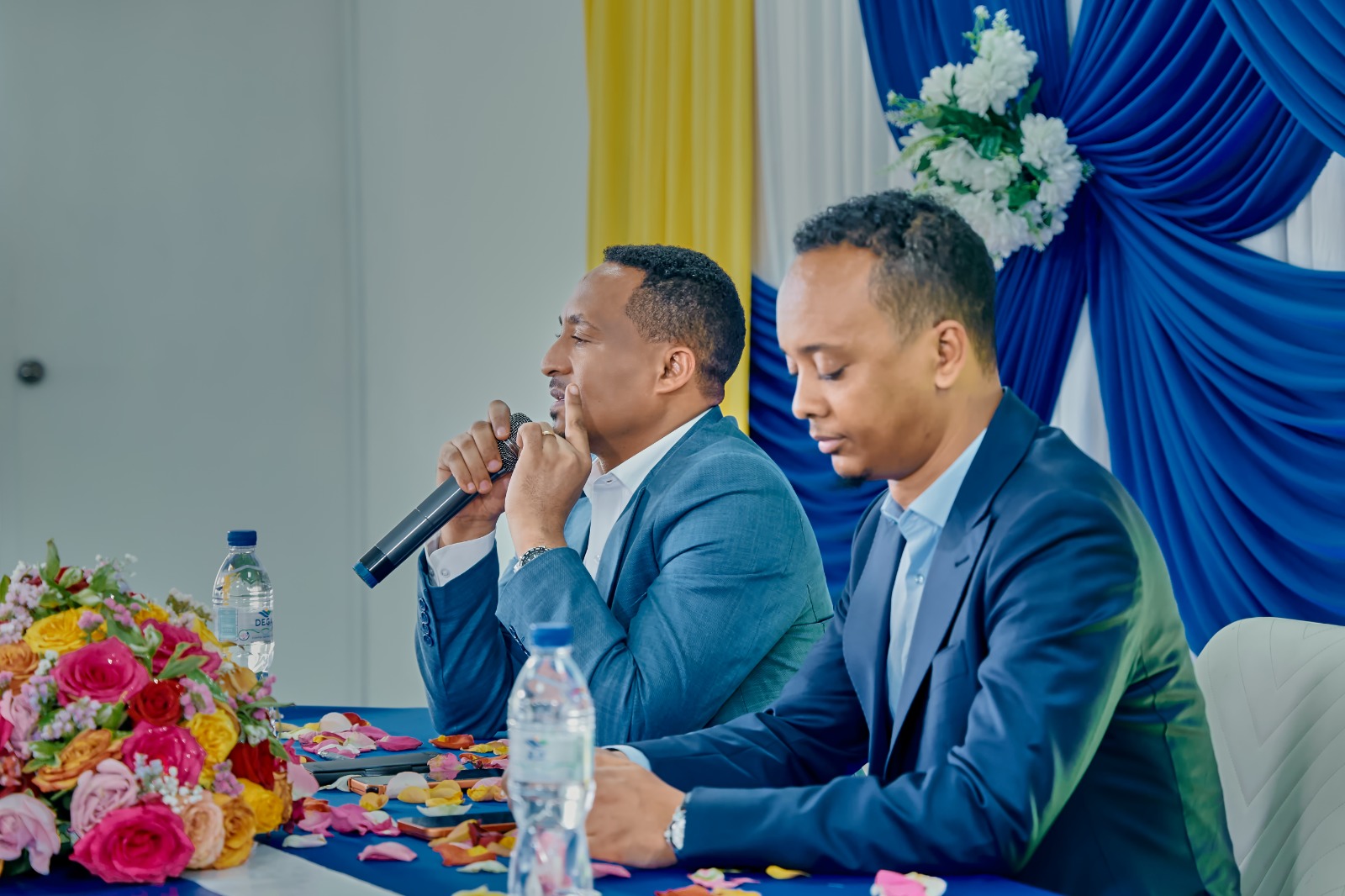 የኢሚግሬሽንና ዜግነት አገልግሎት የብልፅግና ፓርቲ አመራሮች እና አባላት በወቅታዊ ጉዳዮች ዙሪያ ውይይት አደረጉ፡፡