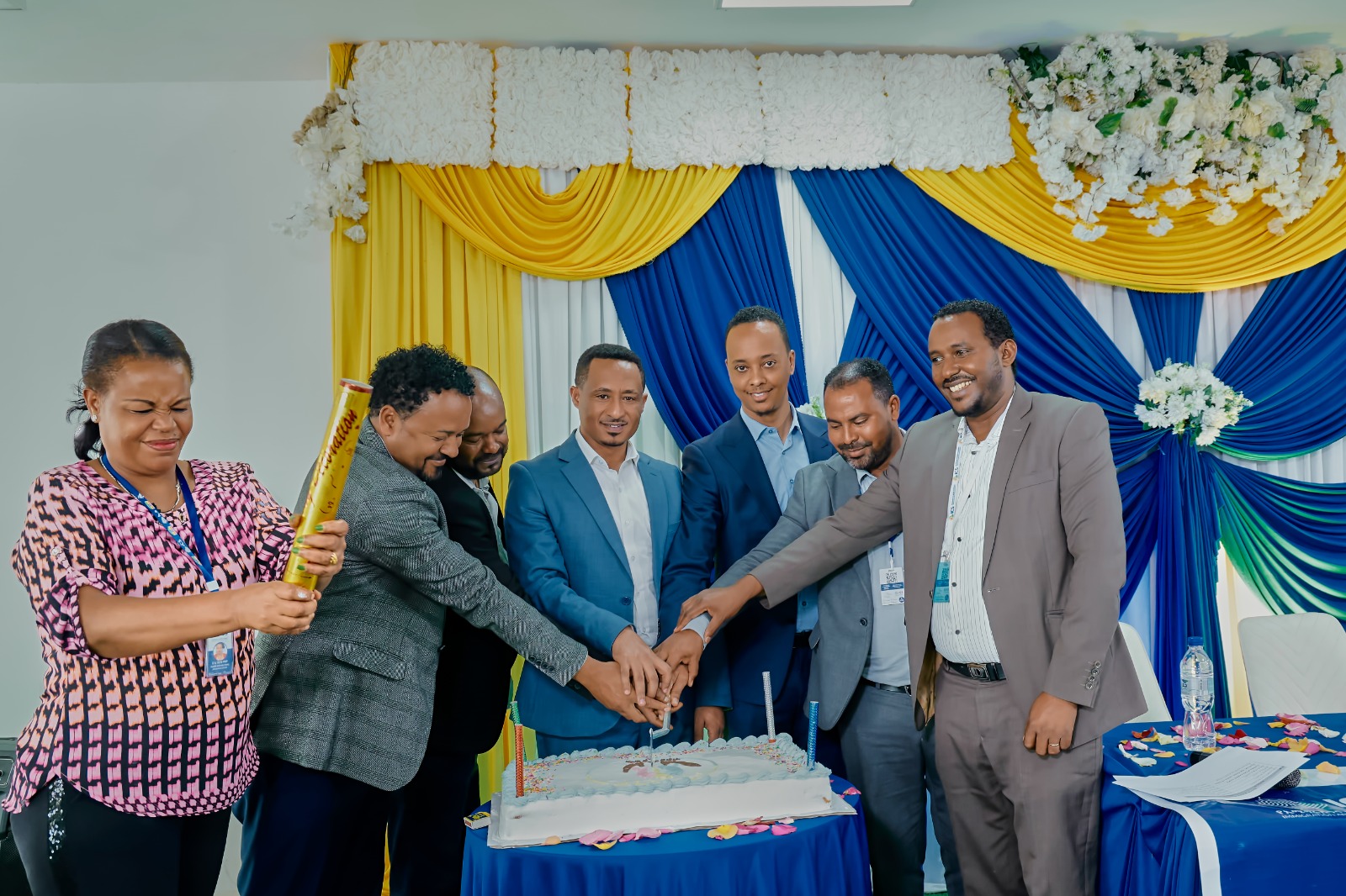 የኢሚግሬሽንና ዜግነት አገልግሎት የብልፅግና ፓርቲ አመራሮች እና አባላት በወቅታዊ ጉዳዮች ዙሪያ ውይይት አደረጉ፡፡