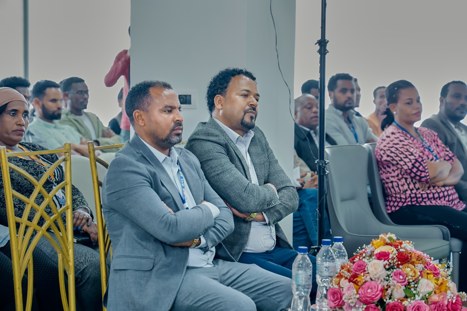 የኢሚግሬሽንና ዜግነት አገልግሎት የብልፅግና ፓርቲ አመራሮች እና አባላት በወቅታዊ ጉዳዮች ዙሪያ ውይይት አደረጉ፡፡