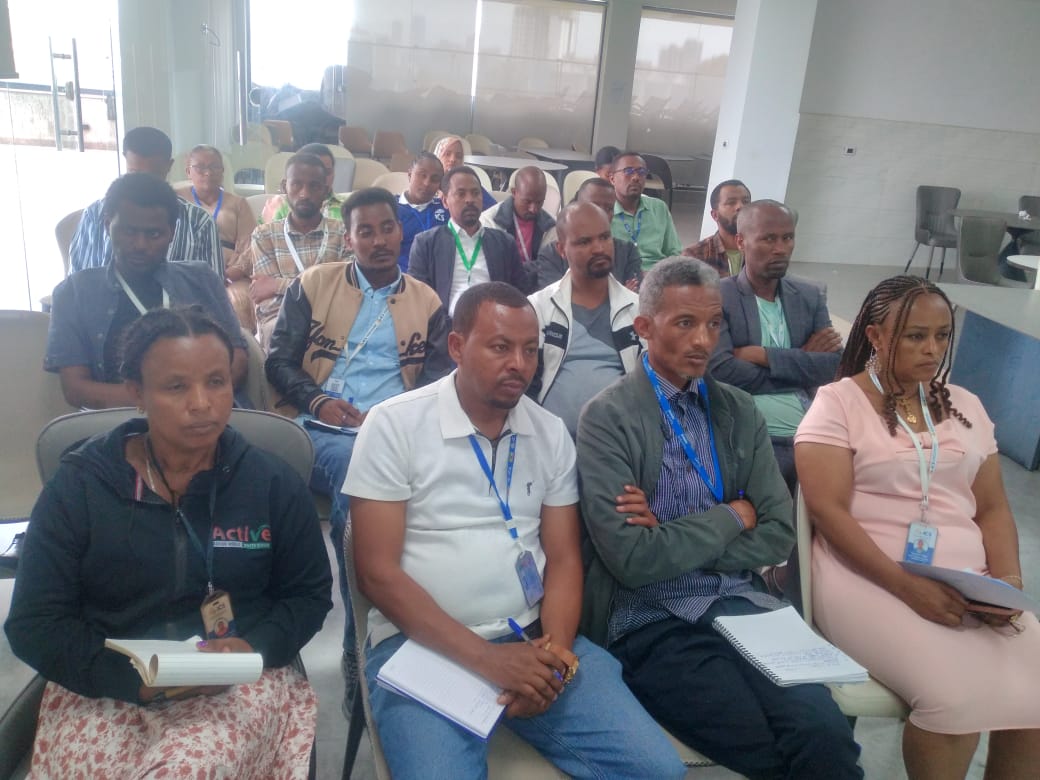 በአስተዳደር ወረዳው ህብረት 1 ቤተሰብ 2 በቀን 17/ 09/2018 አጠቃላይ የቤተሰብ  አባላት ውይይት